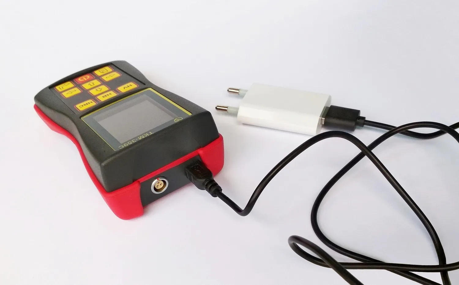 Зарядное устройство для твердомеров ТКМ серии C